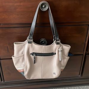 The Sak purse, great condition used a few times then sat in a closet.